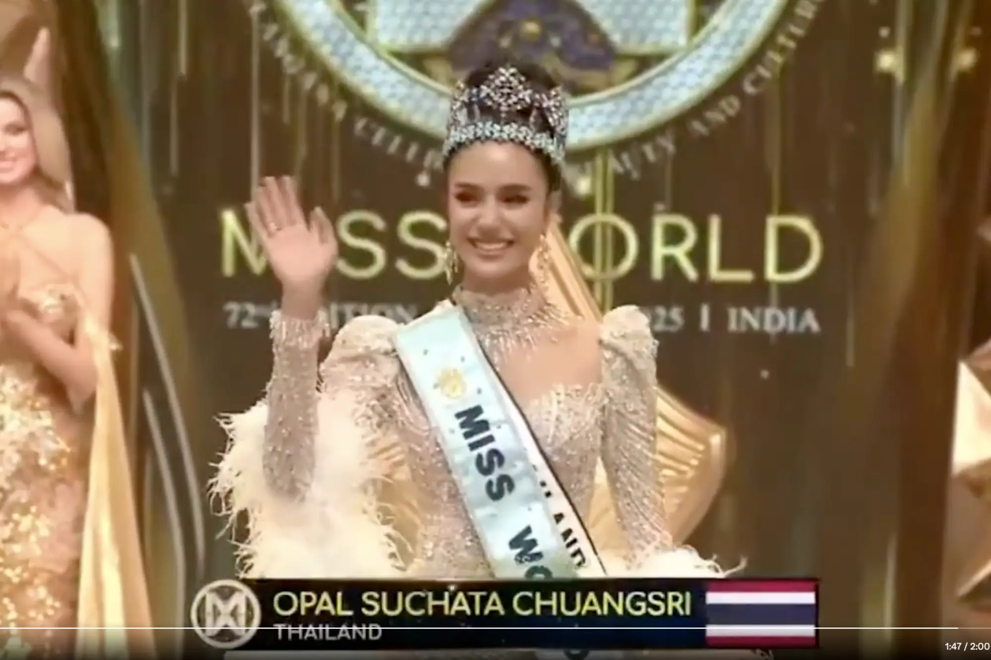 泰國學生蘇查塔·川斯里，成為泰國72年來首位世界小姐冠軍。（來源：影片截圖）