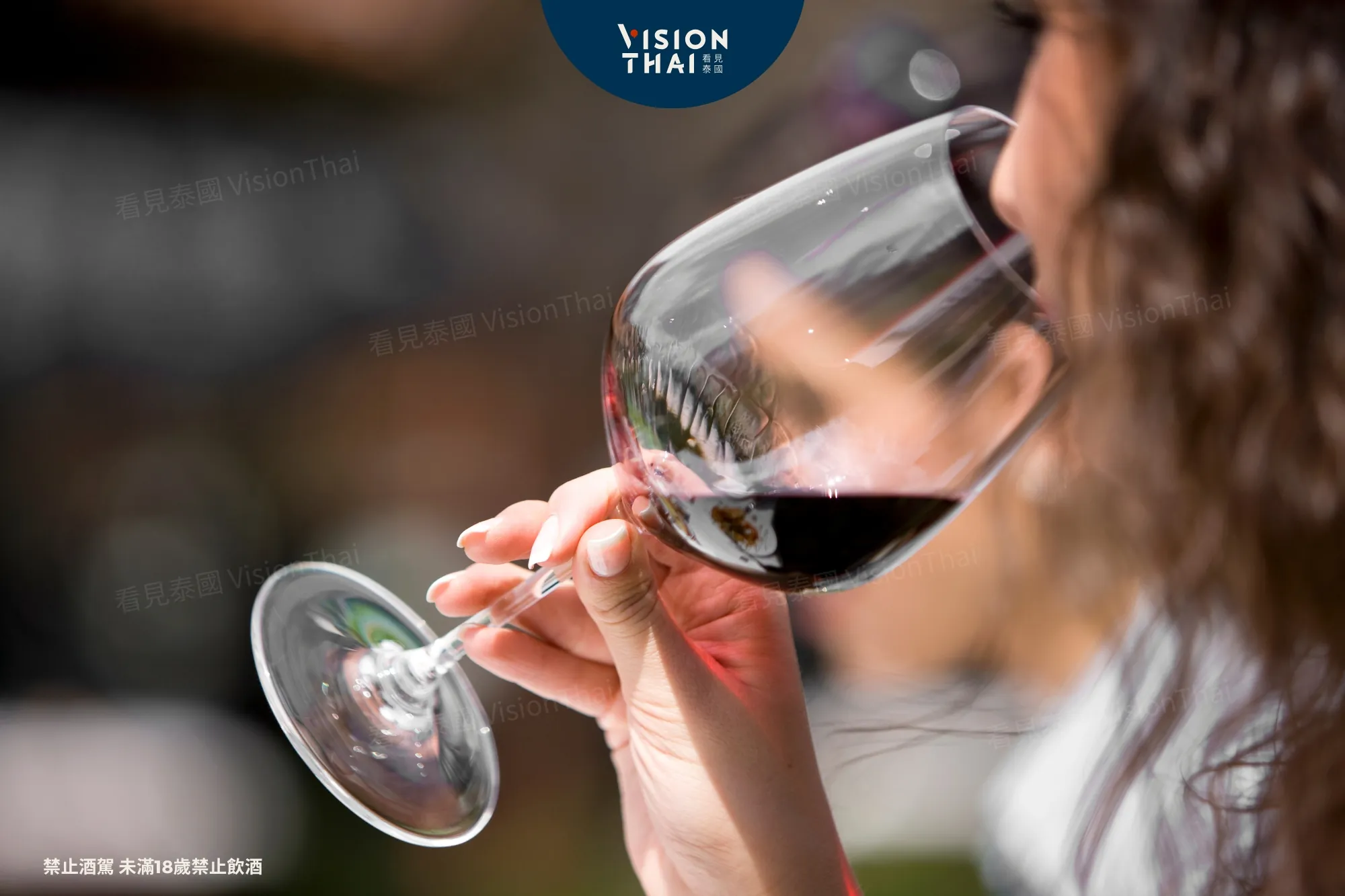 泰國旅遊注意！下午喝酒要罰錢 遊客也逃不掉（來源：看見泰國 VisionThai）