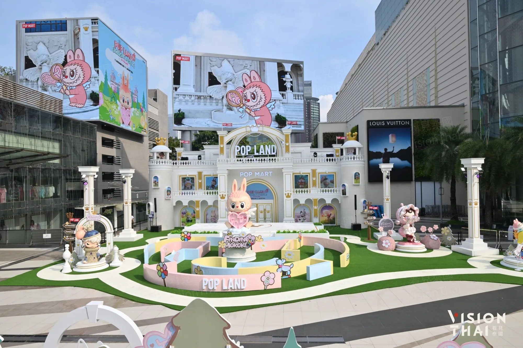 2025圣诞节Siam Paragon结合POP MART打造沉浸式乐园POPLAND(来源:官方社群)