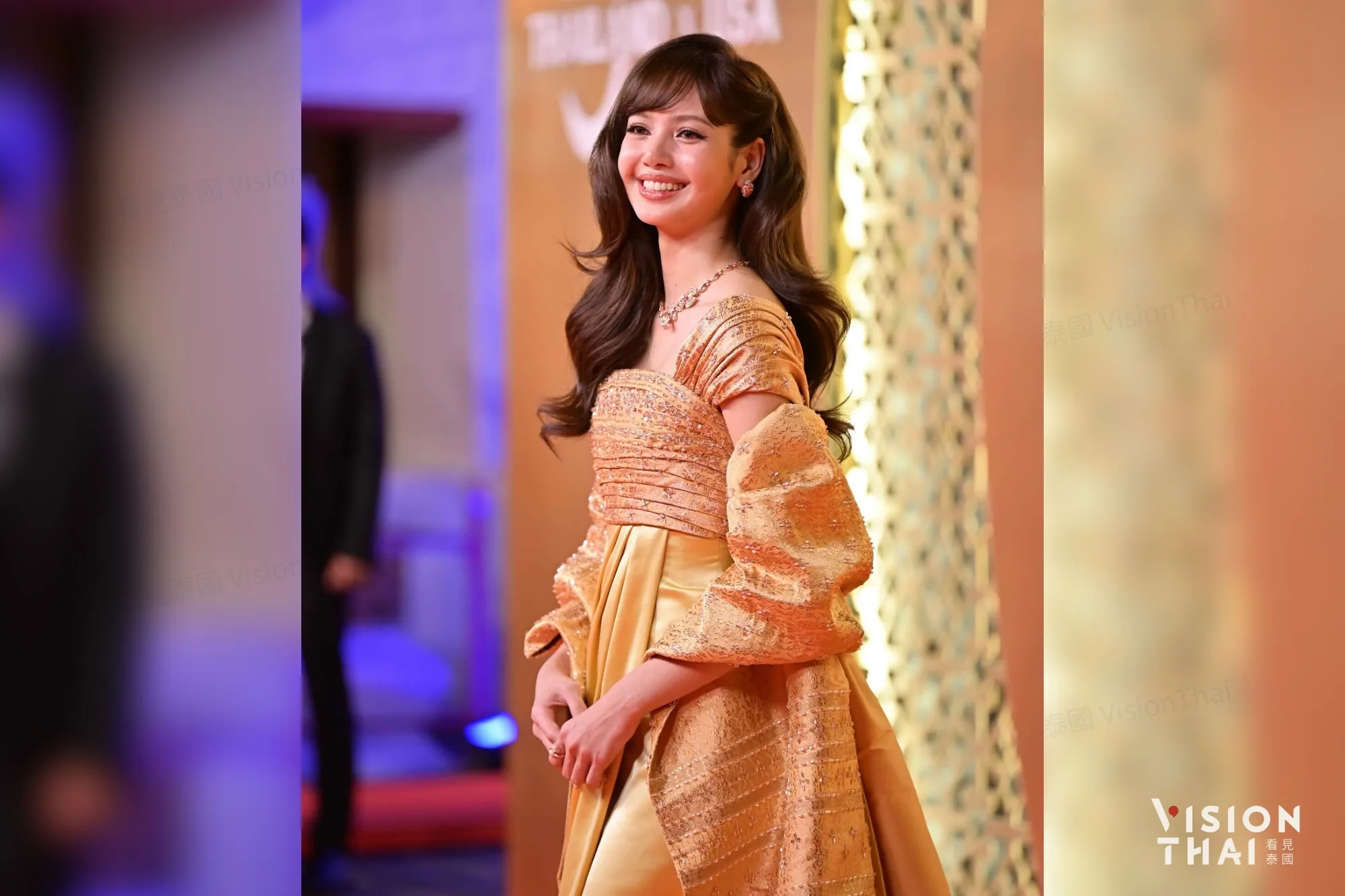 Lisa玩泰國超狂！《Alter Ego》5分身各有所好，Roxi逛耀華力、Vixi愛殺價…風格多元