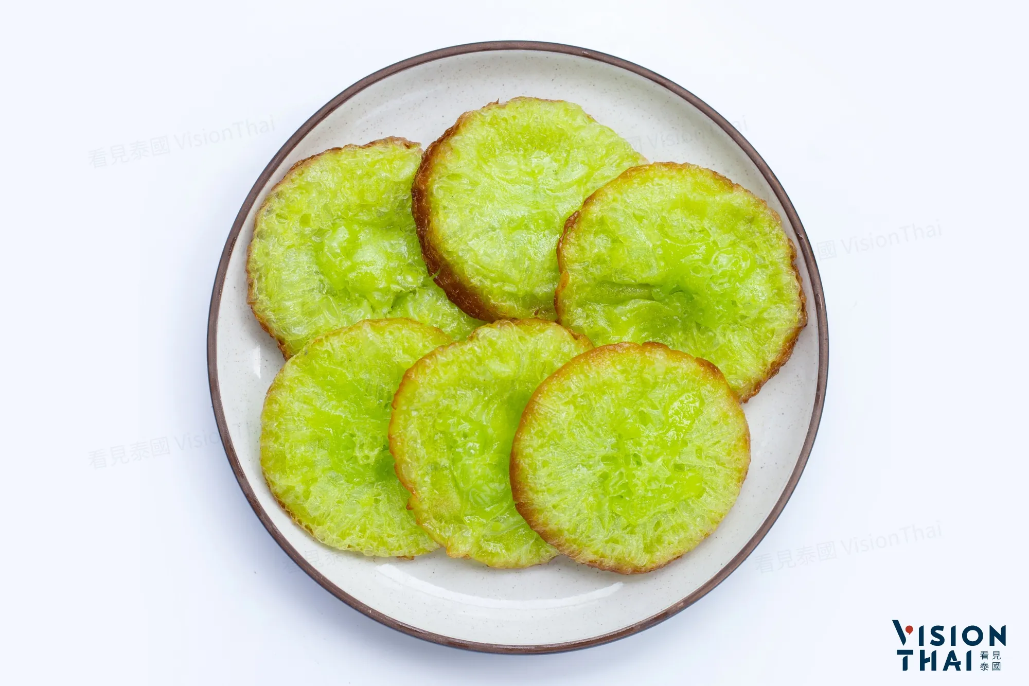 莲花饼边缘酥脆中间扎实Q弹，是泰国经典古早味。（来源：看见泰国 VisionThai）