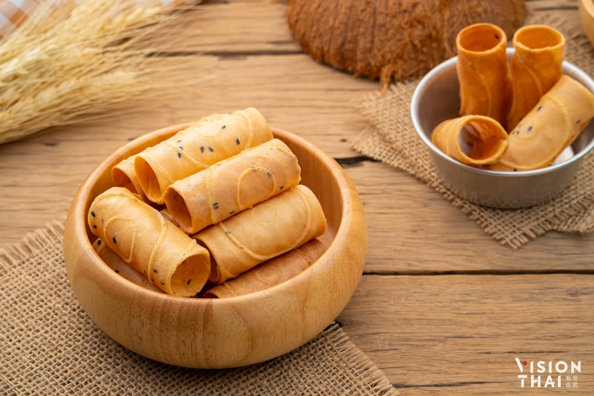 椰汁脆卷饼是泰国热门伴手礼之一（来源：看见泰国 VisionThai）