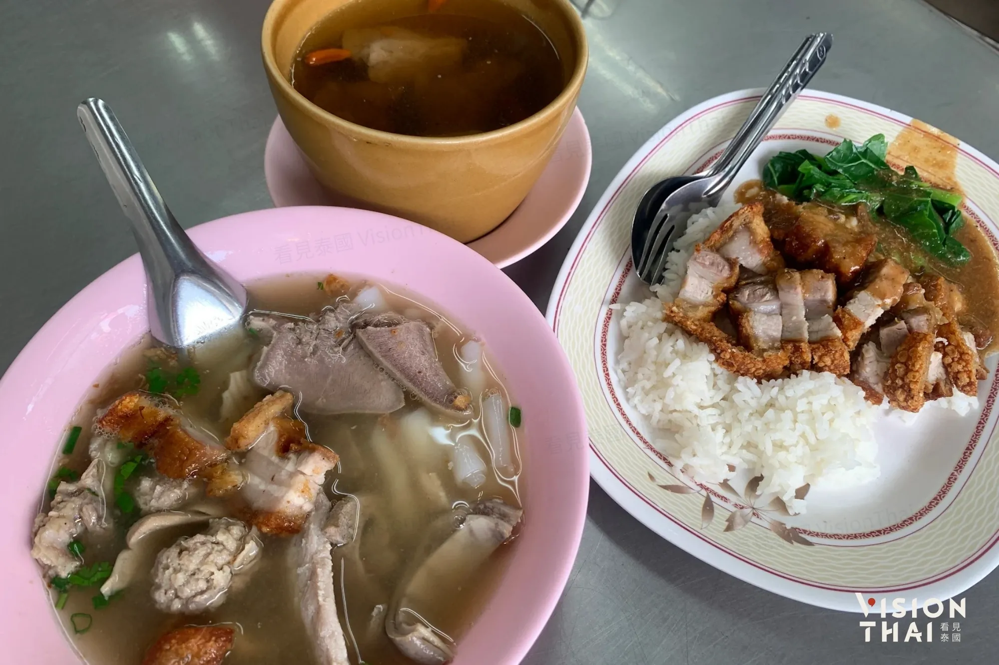 陳億粿條店除了粿條外，脆皮燒肉也是人氣必吃。（來源：官方社群）