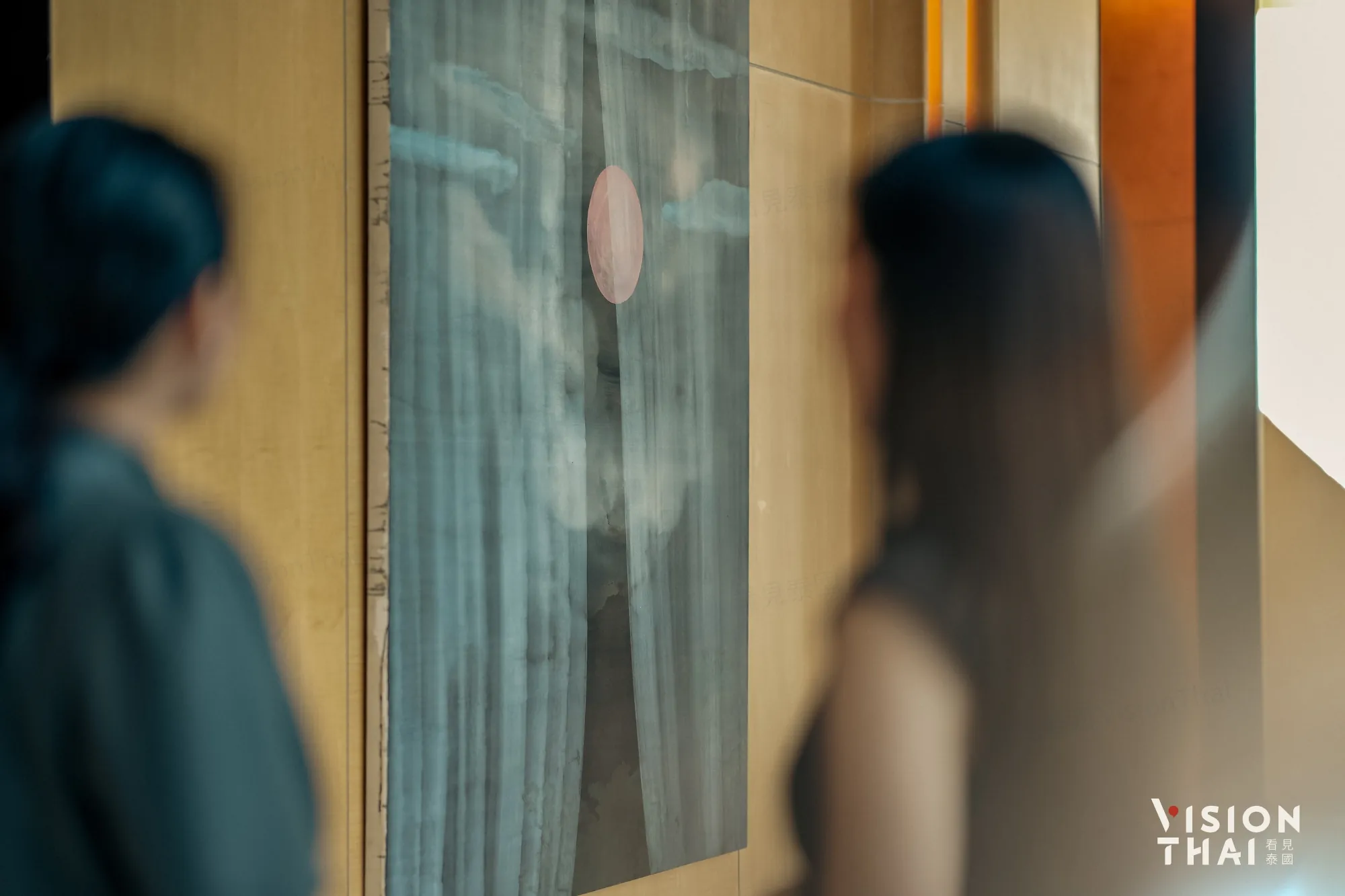 曼谷柏悅攜手NOVA Contemporary 泰國藝術家Prae個展登場至6月