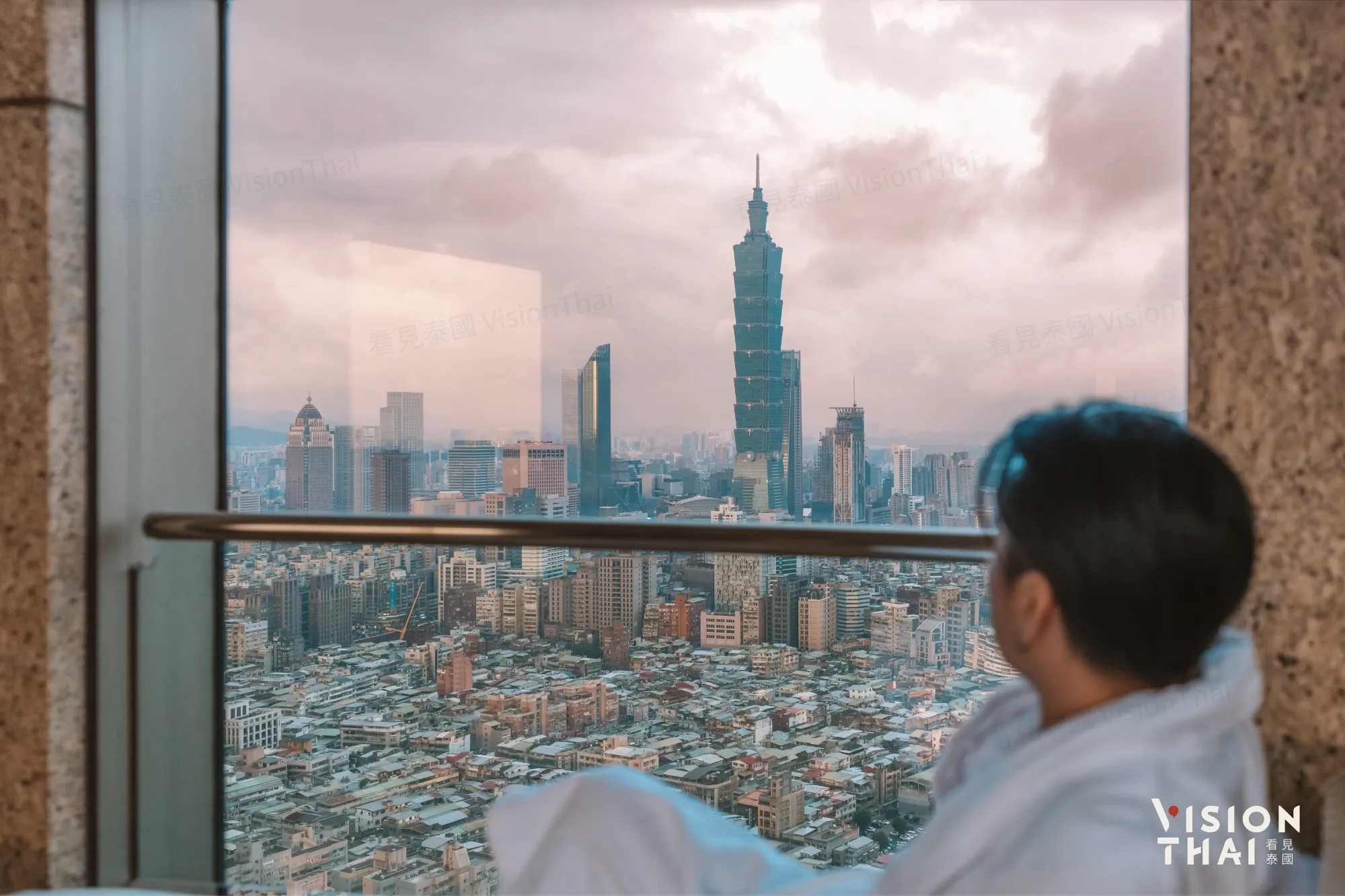台北遠東香格里「台北101景觀尊榮客房」坐擁高樓層視野