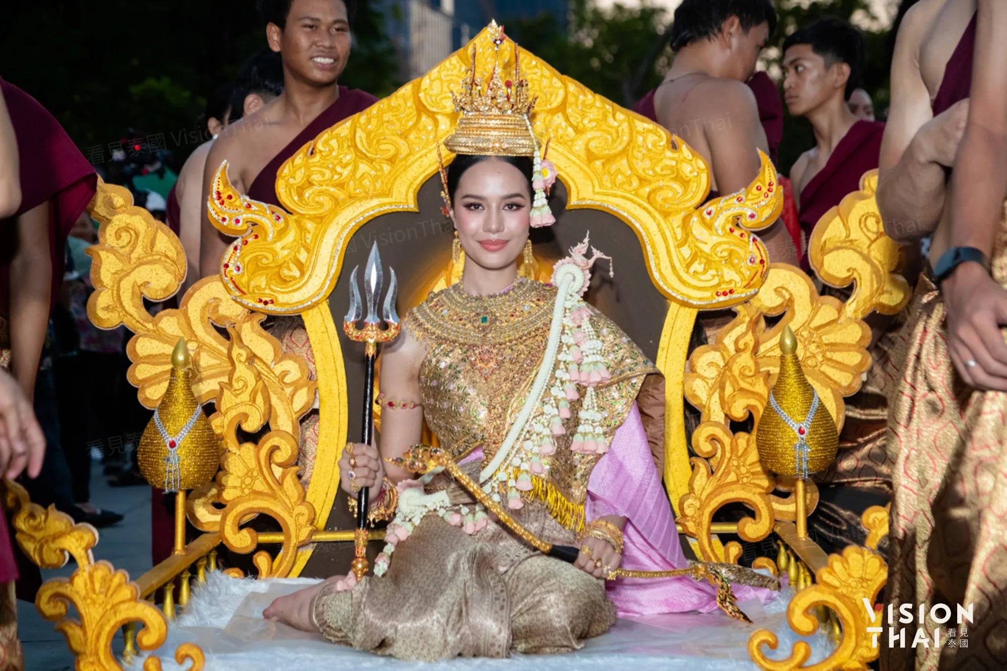 2026曼谷宋干女神：LingOrm、4EVE、Opal誰是你的最美守護神？