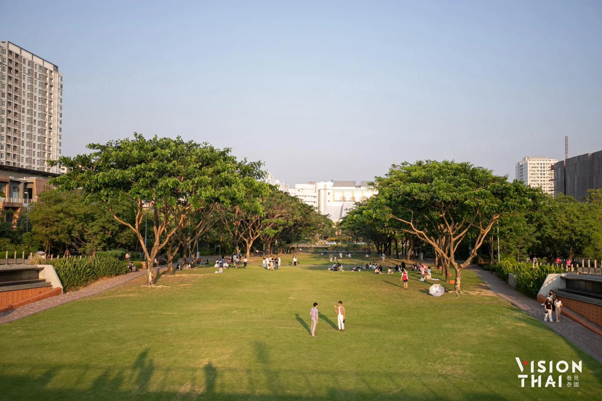 朱拉隆功大學百週年紀念公園將有諾拉舞、流行音樂會。（來源：官方社群）