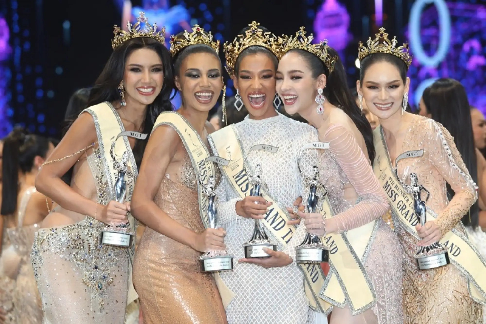 比赛中其他的参赛者也有不少位站出来声援示威运动,在泰国主流演艺圈皆以保守建制派为主、多数人都选择噤声的情形下,这几位选美佳丽不畏卷入风波的出来发声,实属难得。(图片来源:脸书)